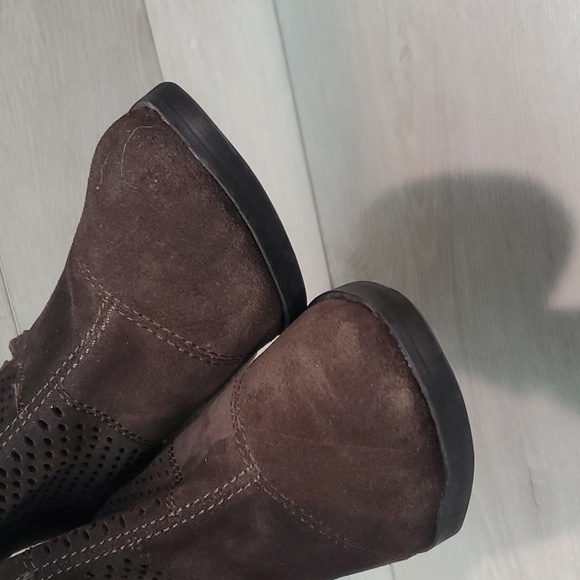NEW Lucky Brand Ramses Patch Ankle Suede Booties Block Heels shoes sz 7M - Picture 4 of 13